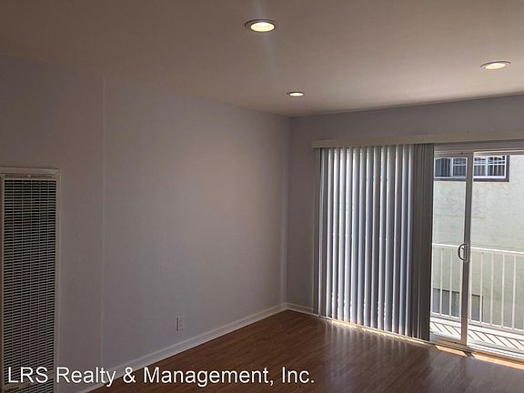 4th image of 1827 12th St #4