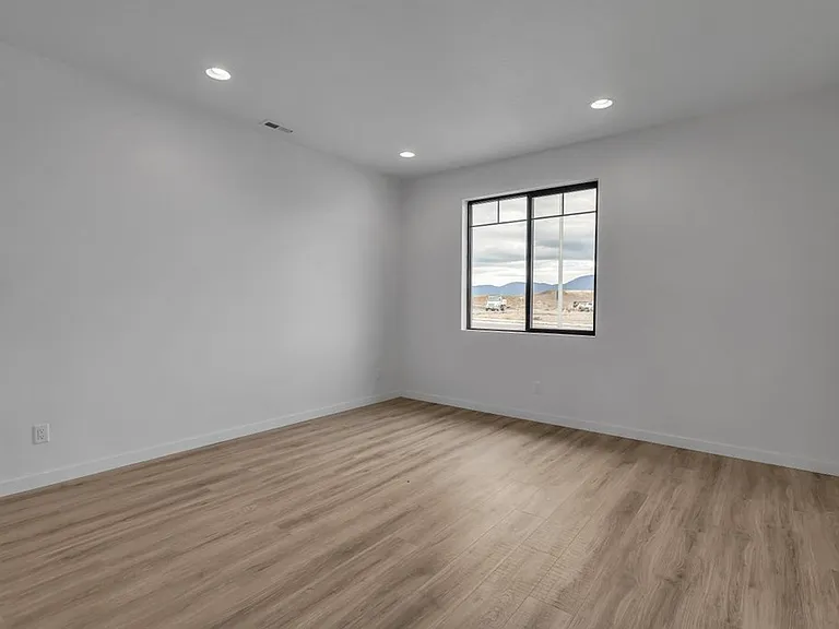 5114 E Hope Ave — Photo 9