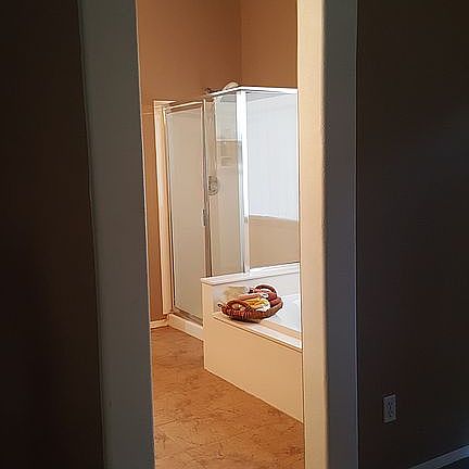 4th image of 1825 N Raven Cir