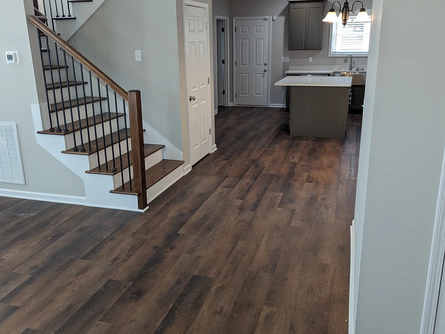3 bed, 1560 sqft, $2,400 — Photo 3