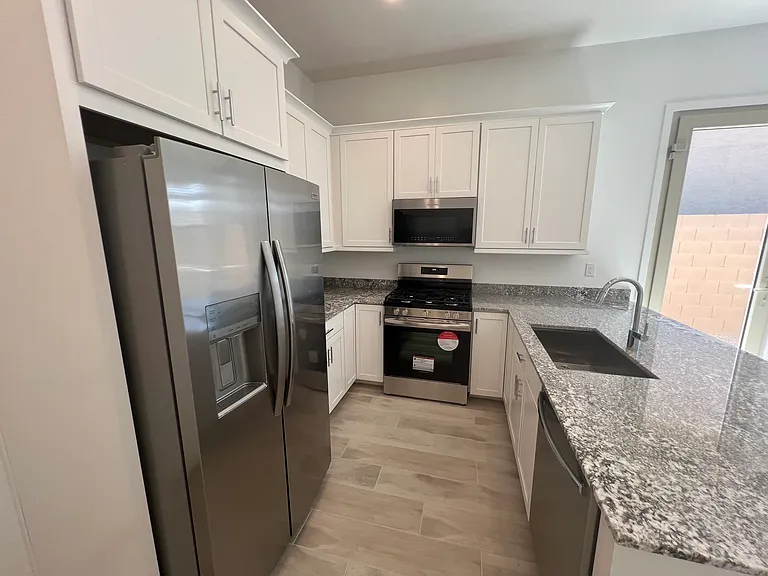 20119 W Pinchot Dr — Photo 7