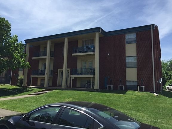 3rd image of 1219 N Storer Ave #38