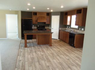 11038 Quail Run Ct, South Lyon, MI 48178