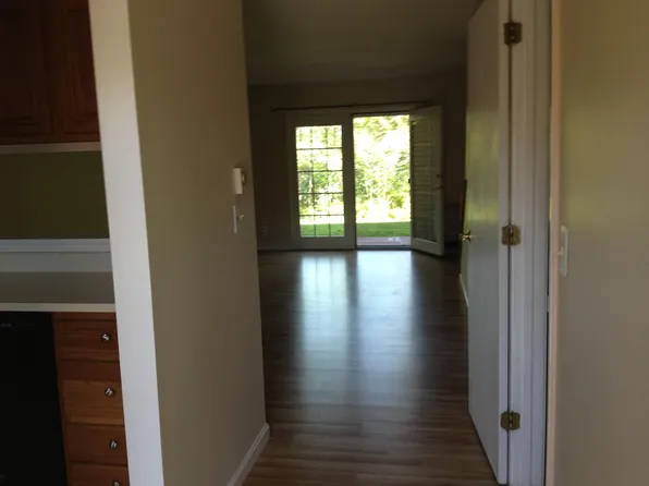 64 Hayes Ave, South Burlington, VT 05403