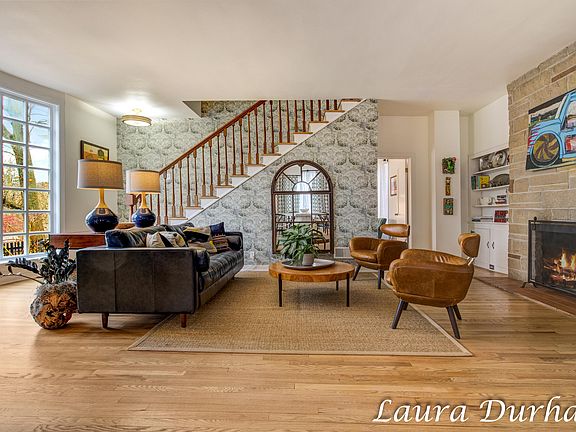5th image of 651 Holland St