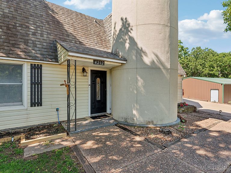 Listing photo 3