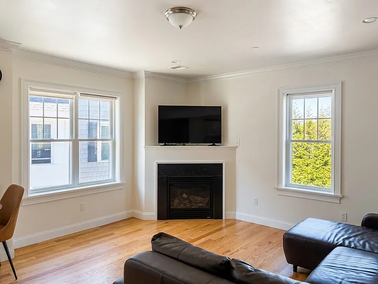 150 Quincy Ave #4E — Photo 6