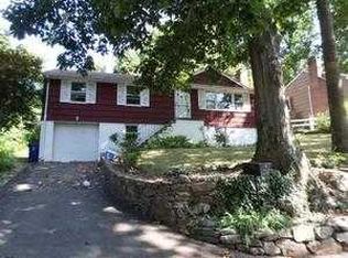 24 Hollow Tree Rd, Norwalk, CT 06854