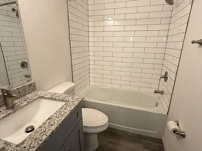 1095 Highlands Rd — Photo 6