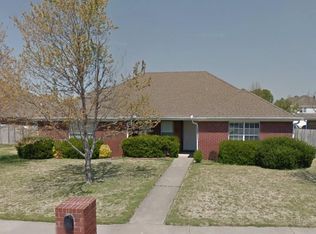 764 N Meadowlands Dr, Fayetteville, AR 72704