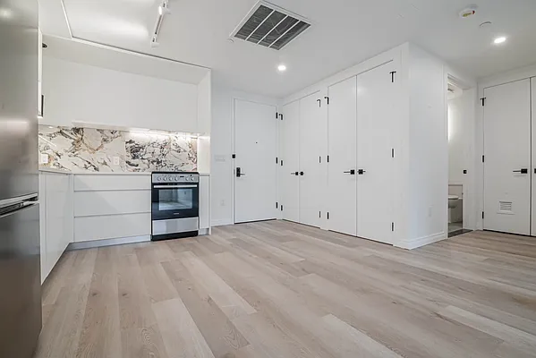 Rented by EXR | media 5