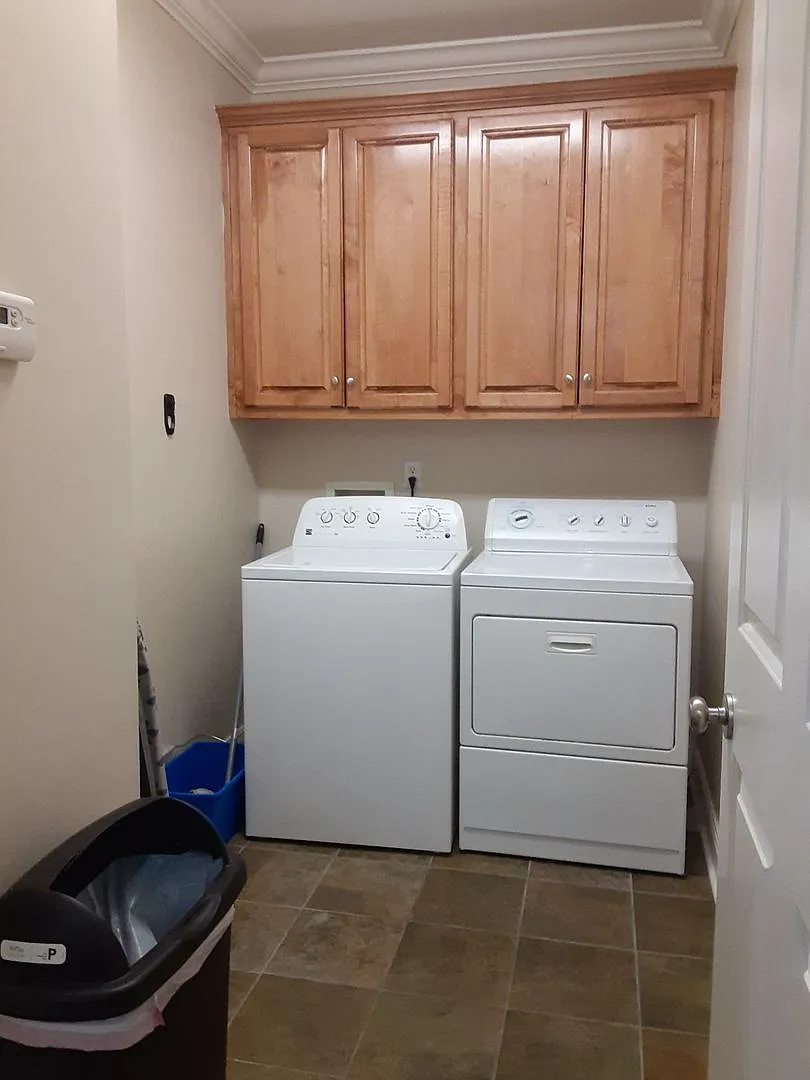 3 BD/3.5 BR Furnished — Photo 4