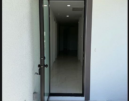3rd image of 4561 Golfview Blvd W
