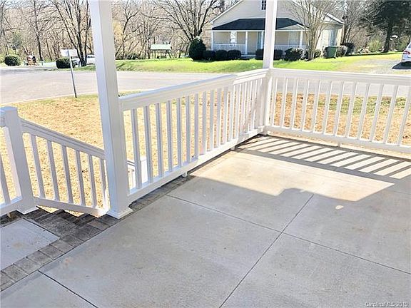 4th image of 602 Noles Dr