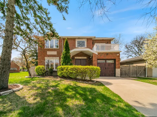 635 Oakton St, Park Ridge, IL 60068