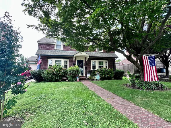 2210 Murray St, Philadelphia, PA 19115