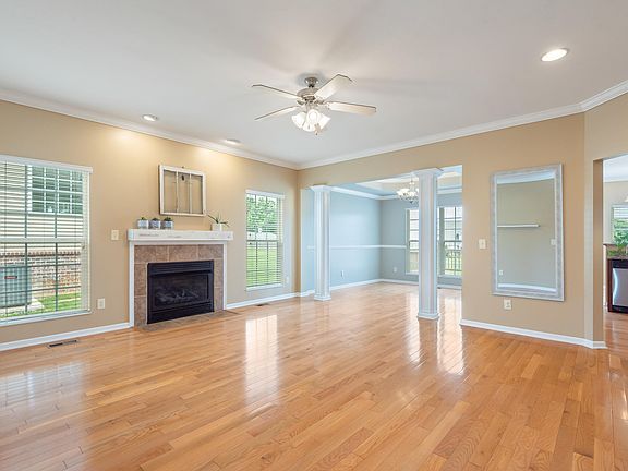 3rd image of 5009 Ivy Rose Dr