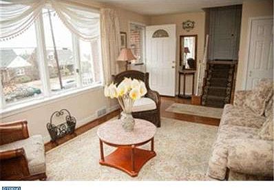 4th image of 211 Woodlawn Ave