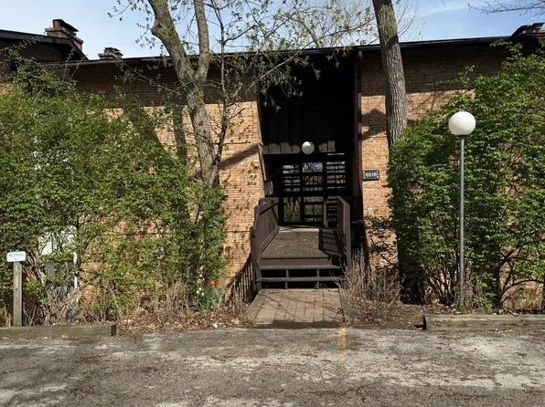 5516 E Lake Dr #92-D, Lisle, IL 60532