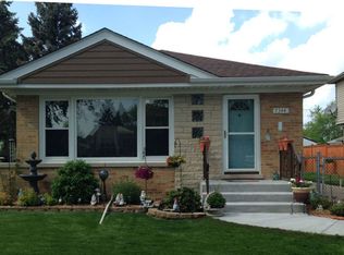 7344 W Greenleaf St, Niles, IL 60714