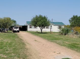 478 Rabbit Run Rd, Victoria, TX 77905
