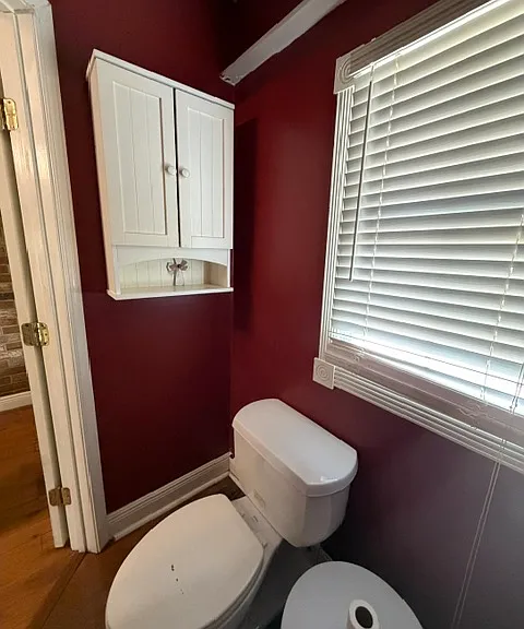 4th bedroom "bonus room" 1/2 bathroom