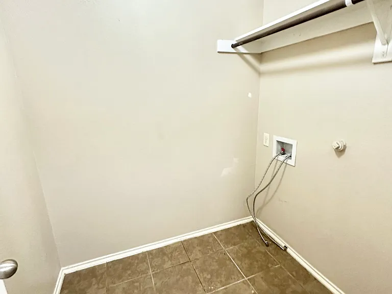 331 Elam Dr — Photo 15