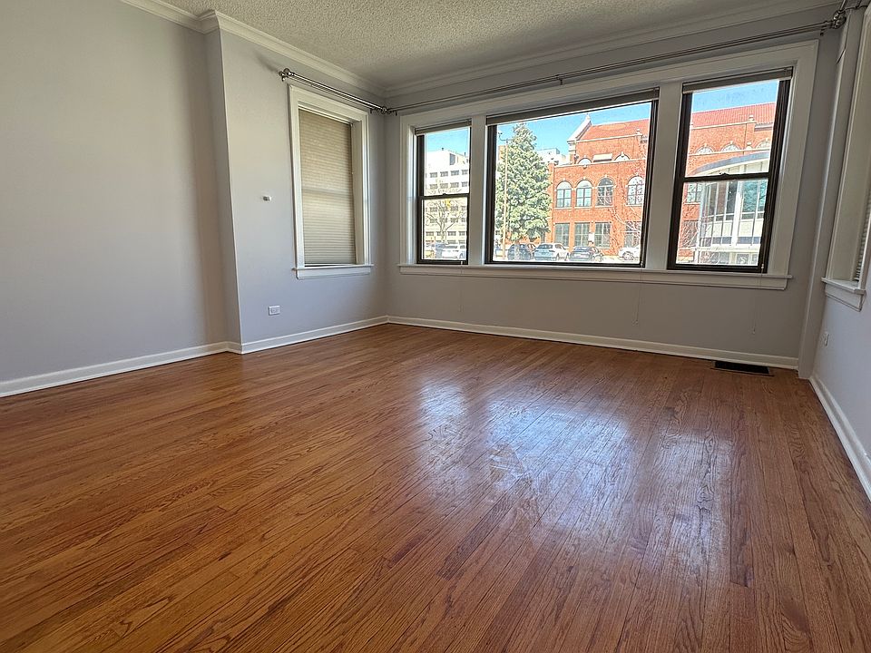 1st image of 2717 W Carmen Ave #1