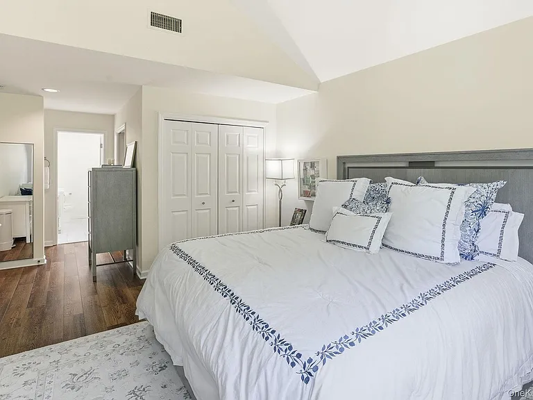599 Midland Ave #3-5 — Photo 14