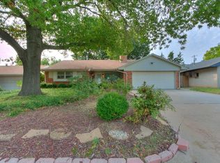5504 NW 37th St, Warr Acres, OK 73122