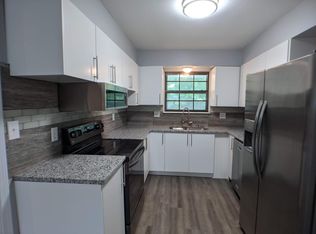 9139 W 78th St, Overland Park, KS 66204