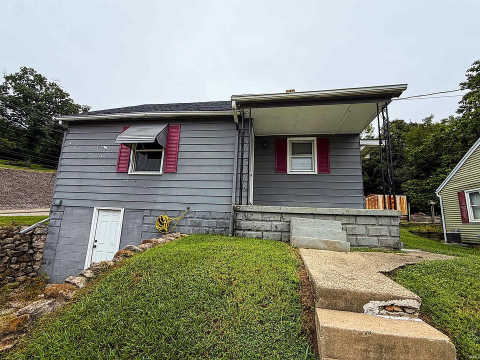 1st image of 102 E 4th St