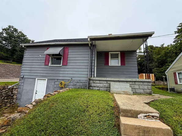 102 E 4th St, Huntingburg, IN 47542