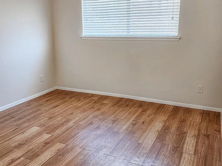 924 E Dean Keeton St #220 — Photo 9
