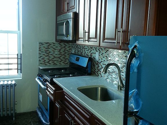 3rd image of 10451 89th Ave