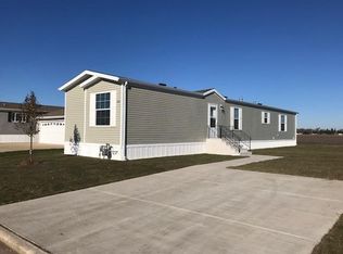 497 Long Oak Rd, Manteno, IL 60950