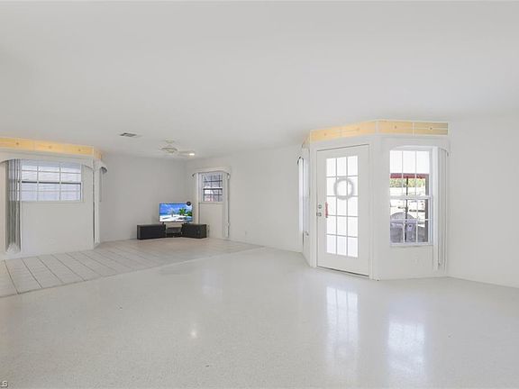 4th image of 3096 Buena Vista Ln