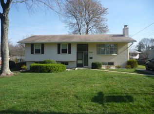 7202 Farr St, Annandale, VA 22003