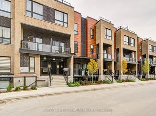 24 Lytham Green Cir #16, Newmarket, ON