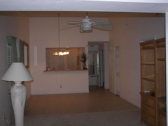 3rd image of 917 Stonybrook Cir