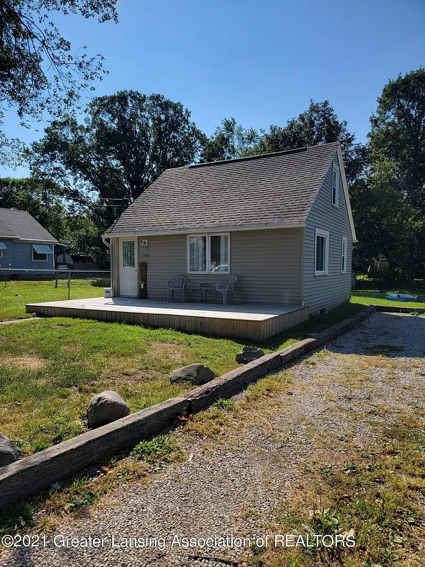 540 E Cavanaugh Rd photo 1