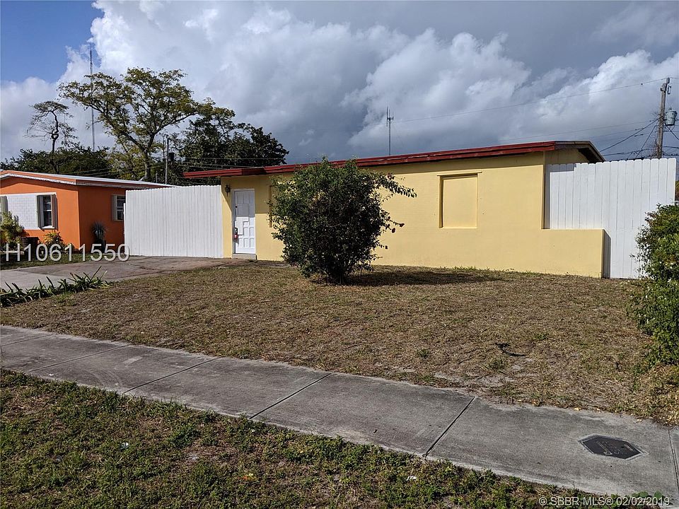 2nd image of 4421 SW 40th St