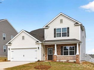 588 17th Avenue Ct NE, Hickory, NC 28601