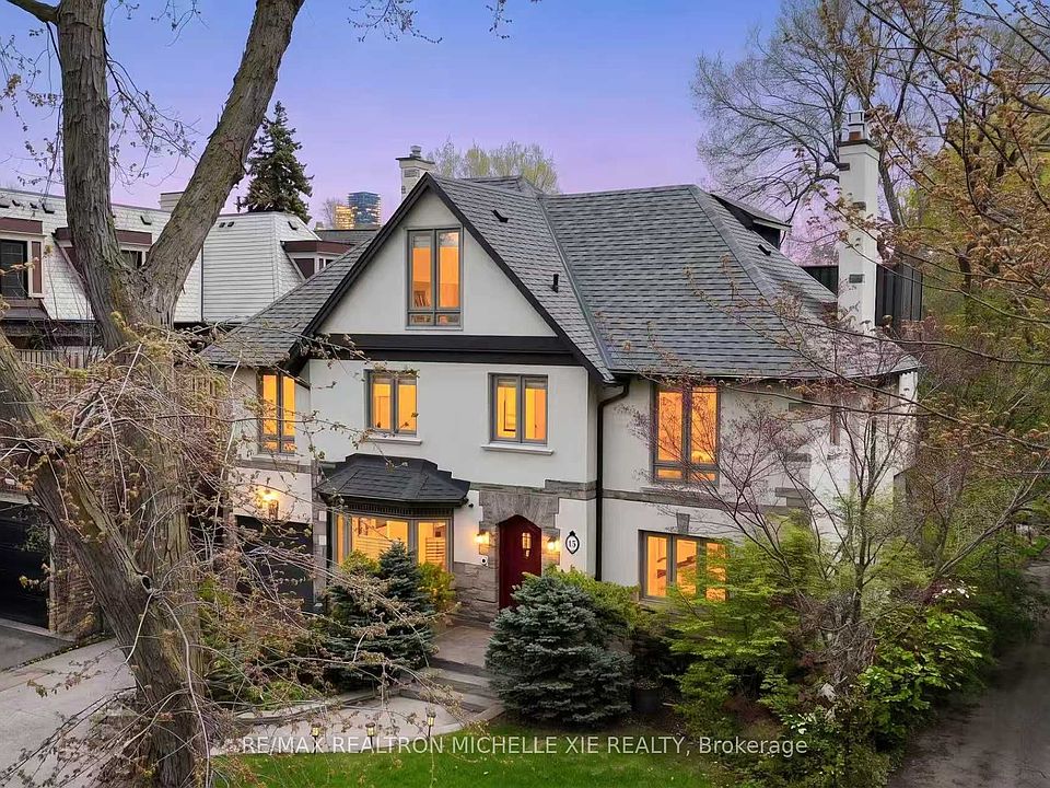 1st image of 15 Strathallan Blvd