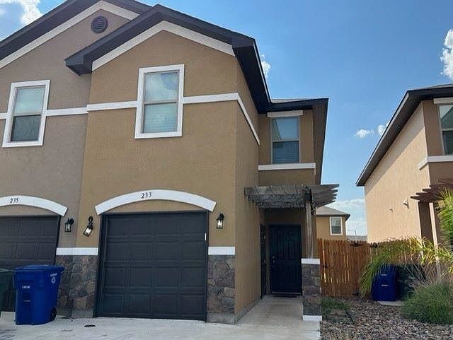 1st image of 233 Welland Dr #2