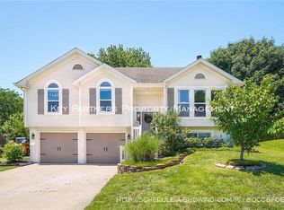 132 N Highland Dr, Raymore, MO 64083