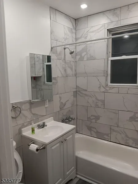 Building Photo - 259 Weequahic Ave #2