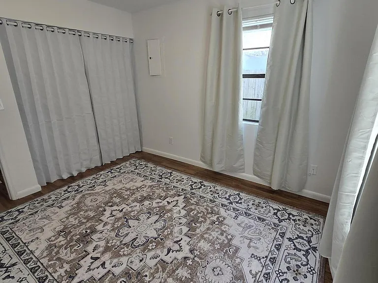 5803 SE Collins Ave — Photo 11