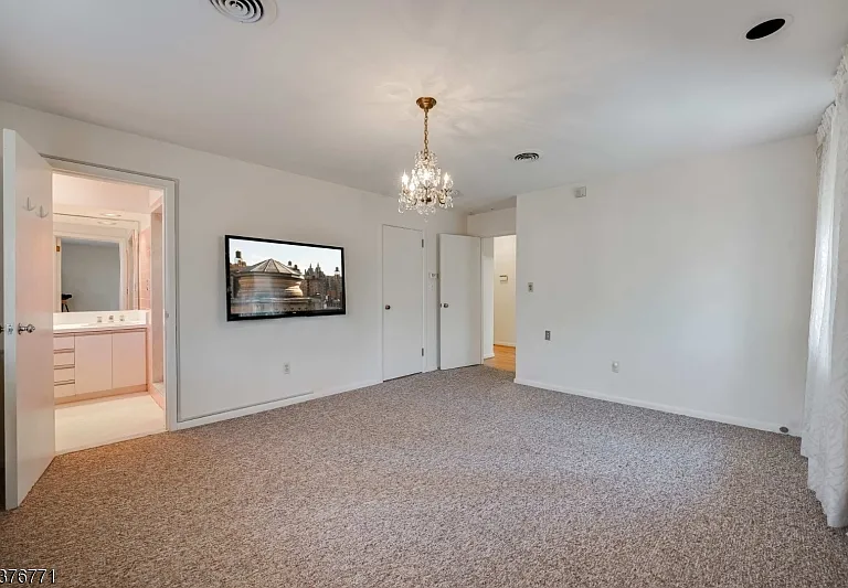 17 Oxford Dr — Photo 12