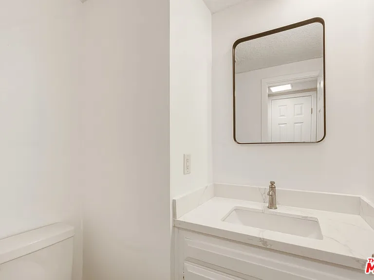 1330 Yale St #2 — Photo 16